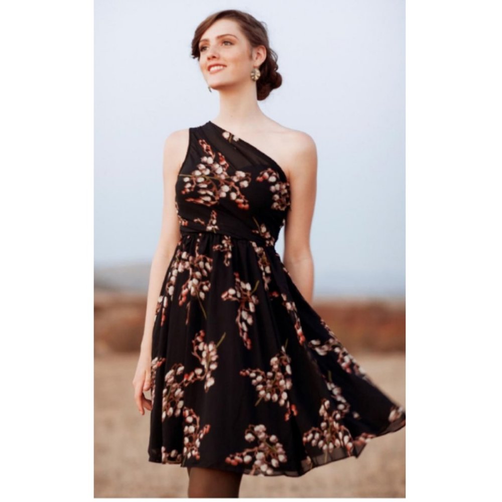 MM Couture By Miss Me One Shoulder Floral Dress size Medium
